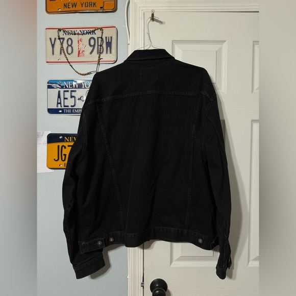 GUESS JEANS VINTAGE JEAN JACKET! GREAT CONDITION. HALF OFF BOOM! - Picture 3 of 4